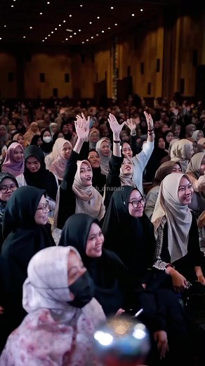 Ternyata hidup memang ga mudah... ⛱🕌🏞YOGYAKARTA🌊 Sharing time with Ust.@Hanan Attaki ▪️Tema: HILANG untuk HEALING Dibersamai host kak @salsabilakhlq & kak @bunnyasfian 🗓️ AHAD, 28 JULI 2024 ⏲️ 19.00-21.15 WIB 🏛️ 📍 Ballroom - HOTEL TENTREM YOGYAKARTA (Jl. P. Mangkubumi, Jetis, Kota Yogyakarta) 💡 Fasilitas : Ilmu yang bermanfaat, teman baru, E-Sertifikat, air mineral, block note, pulpen _______________________________________________ 🟠DAFTAR buka ➡️ SHARINGTIMEUHA.COM (https://sharingtimeu