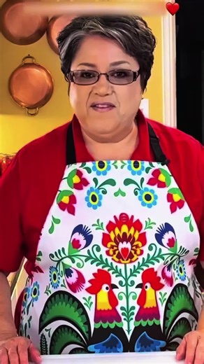 FIDEO WITH GROUND BEEF AND POTATOES // Sopa De Fideo Con Carne ❤️ INGREDIENTS _________________ 1 lb. 80/20 ground beef 1 C. Chopped onions 3 small / medium green onions (with some green part) 3/4 C. diced green Bell pepper 1 Celery rib (slices) 2 Serrano peppers (optional ) 1 large cubed Russet potato 3 large garlic cloves 1 tsp whole cumin 1 tsp peppercorn 4 oz Fideo (Vermicelli) 1 1/2 Tbsp Chicken Bouillon tomato flavor ( I like knorr) 14 oz diced tomatoes 7 C. Water Salt as needed #rachelrec