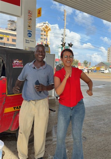 Kenyans Show Kindness in Christmas Giveaway