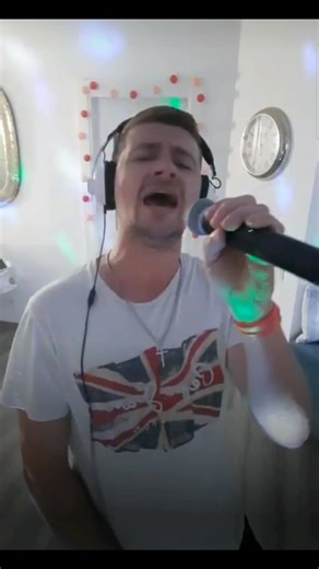 Bryan Adams - Everything I Do, I Do It For You. Number 1 for 18 weeks in the 90's from Robin Hood the film. Classic song and one of mine an my Loves Ana Madalinas favourites. Dedicating this to my Family ❤️ Hope you like it.🎤🎵 | Shaun Greaves