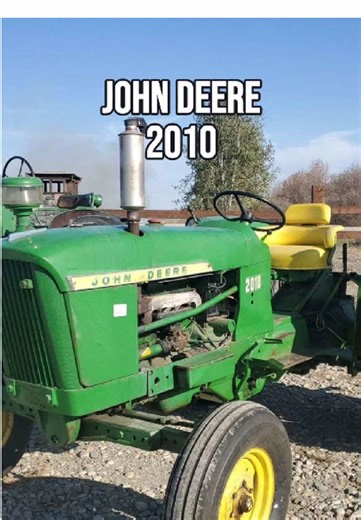 Exploring the John Deere 2010 Classic Tractor