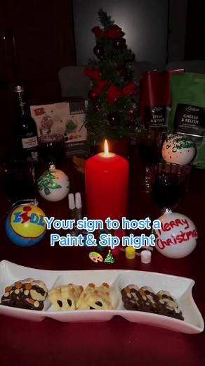 DIY Festive Baubles: Christmas Paint & Sip at Home