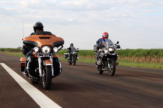 Best Oakley Motorcycle Sunglasses of 2023 | Reviewed