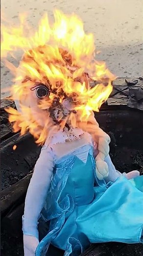Frozen's Elsa faces the flames 🔥