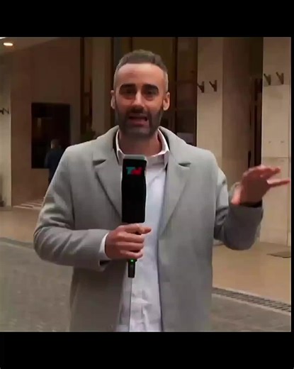 Reportero es interrumpido por un niño🥺 | news reporter bloopers