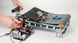 Building a Hot Wheels Launcher with LEGO Technic!