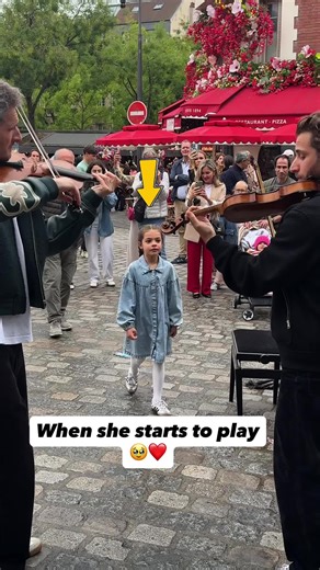 We met the amazing little pianist @Maya & Melissa Portella in Paris! Violins by @Florian Leonhard Fine Violins 🎻 #amelie #violin #paris #piano #cover