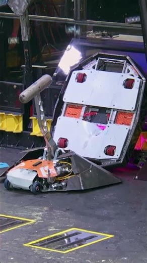 This robot is in trouble!