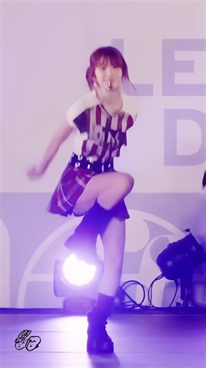 LE SSERAFIM 'DIFFERENT' SAKURA FanCam Highlights