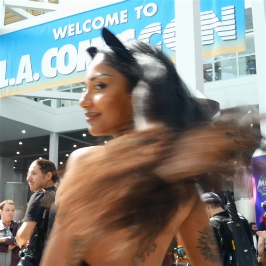 2.7K views | Los Angeles Comic Con returns September 26th, 27th and 28th to the LA Convention Center  LA's ultimate destination for comics, gaming, anime, cosplay and pop culture! | Los Angeles Comic Con | Facebook