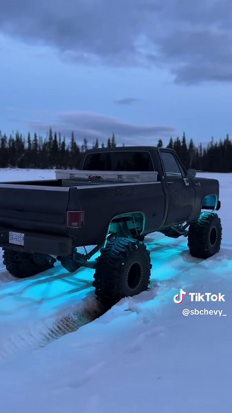 Lifted Chevy K30 Mudtruck | Square Body Chevy Off-Road Fun