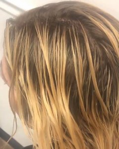 Die Power unser Color Sync ACID TONER in einem Video auf den Punkt gebracht! Sieh selbst! Color Sync Acid Toner Sheer Violet Sheer Steel 1:1 | Matrix Professional Haircare & Color