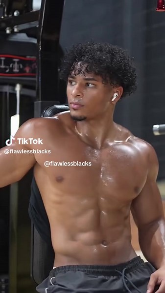 Pec Bounce Showcase: Muscular Black Men