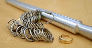 How to Measure Ring Size in 2025 (With 8 Options Explained)