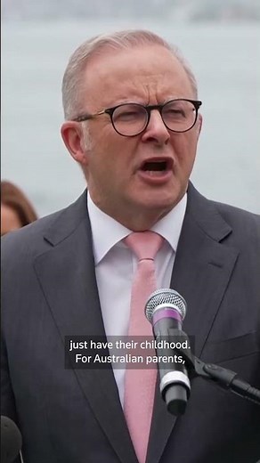 Australia PM says under-16s social media ban 'will change lives' | REUTERS