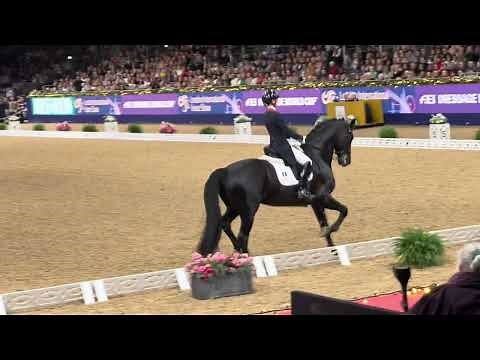Glamourdale winning dressage to music freestyle 19th dec 2025, London International Horse Show
