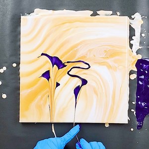 The chain pull acrylic pour technique is surprisingly easy and versatile! :) | Mixed Media Girl