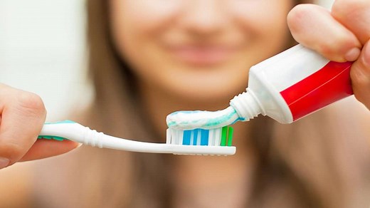 Washing Face With Toothpaste: 5 effective Steps to Follow
