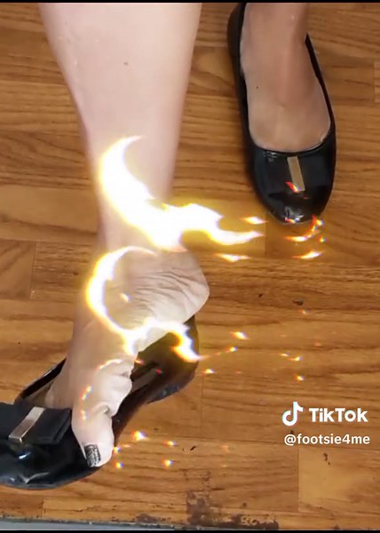 footsie (@footsie4me)’s videos with Frozen - Madonna & Sickick