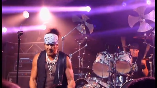 Mark Cross & Hardline – Live at Firefest X! 🤘 Get ready for a throwback to one of the most electrifying moments! This video captures drummer Mark Cross on stage with Hardline, performing one of the band’s biggest hits live at Firefest X! The energy is unreal! Powerful vocals, killer riffs, and Mark’s explosive drumming come together in a performance that reminds us why Hardline remains a fan-favorite in the rock scene worldwide. If you love classic hard rock performed at its best, this is a mus