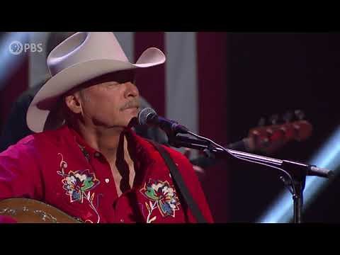 Alan Jackson Performs "America the Beautiful"
