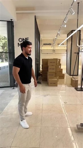 Zairov Abdulaziz on Instagram: "5 oy — bu shunchaki vaqt emas, bu sizning ishonchingiz! ✨ Ikkinchi filialimiz eshiklarini ochganimizga ham 5 oy bo‘libdi. Shu qisqa vaqt ichida bizning katta oilamiz a’zosi bo‘lganingiz, har bir tashrifingiz va bizni tanlaganingiz uchun rahmat! Sizning tabassumingiz bizni yanada yaxshiroq ishlashga ilhomlantiradi. Biz bilan bo‘lganingiz uchun tashakkur! 🤍"