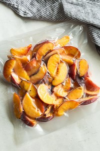 How To Freeze Peaches - The Ultimate Guide