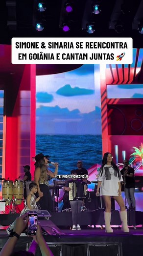 Simone e Simaria se reencontram em Goiânia e cantam juntas