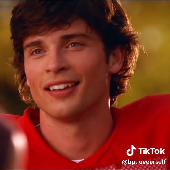 Smallville Moments: Helping a Bullied Kid
