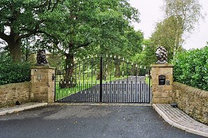 How to Open Electric Gates Manually?