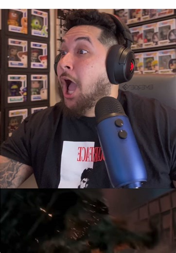 Vecna vs Pennywise 😳 who you got winning this fight? 🤔 #itwelcometoderry #strangerthings #vecna #pennywise #reaction