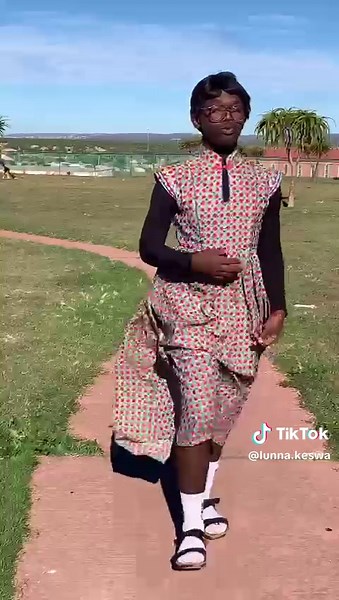 She is a model! 😭😭😭🥺