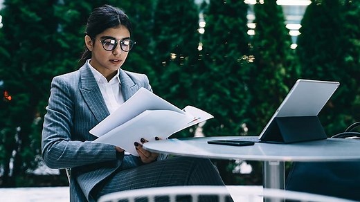 How to Become a Project Manager - A Concise Guide [2026]