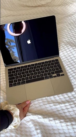 MacBook Air M4 13″ Starlight Unboxing Pure Apple Vibes 💫
