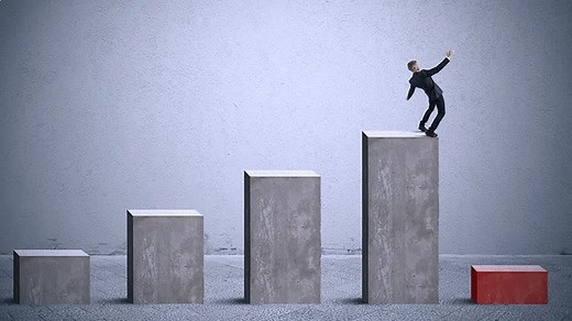What is Financial Risk: Types, Examples and Mitigation