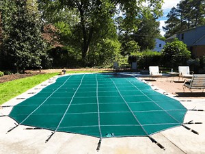 Swimming Pool Covers: The Good, the Bad, and the Ugly