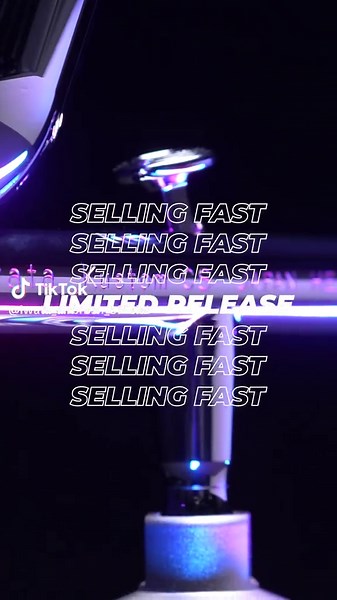 LIMITED RUN: Iwata VAULT KUSTOM CS airbrush is a tricked out version of our widely used, highly versatile Eclipse CS. Taller trigger, larger paint cup and the NEW Rapid Access Handle make it perfect for custom graphics, production work, larger scale and loooong paint sessions! The high flow allows it to atomize a wide variety of liquids, including pearlescent, and base coats, with minimal need for reducing or thinning. You can achieve a controlled fine line to a controlled wide spray, making thi