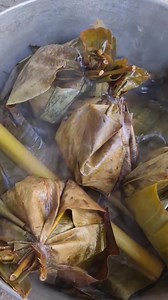 12K views · 291 reactions | Aujourd'hui cuisine camerounaise  J'ai voulu faire plaisir à quelques amis camerounais résidents sur Abidjan 殺殺殺. Imaginer moi depuis 7h en cuisine,je viens de stopper il est exactement 17h40藍藍藍 Au menu : ● Ndolè viande de bœuf crevettes ●kondrè à la viande de bœuf ●koki ●un dessert Ps: sans oublier le plat du jour de ma maisonnette 殺殺殺殺殺 | Mes délires en cuisine | Facebook