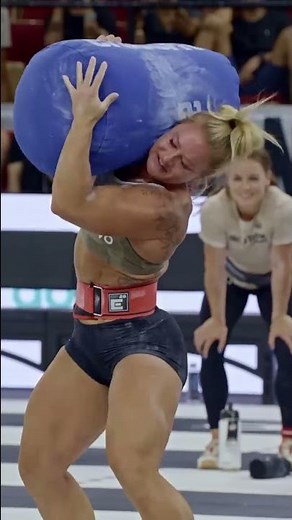 Dani Speegle 250LB Strongman Sandbag to Shoulder | 2022 CrossFit Games