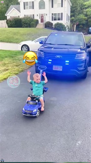 🚨 Watch why these tiny troublemakers got arrested 🤣🚓🔥👇 @Adam & Elea @Adam & Elea @Adam & Elea Polizei-Einsatz im Kinderzimmer 🚓😂 #AdamAndElea Diese kleinen Chaoten wurden auf frischer Tat erwischt! Lustige Baby- und Kinder-Momente voller Spaß, Rennen und verrückter Reaktionen. Wer bekommt heute den Titel „süßester Ausreißer“? 😅👶 #LustigeBabys #KinderMomente #FamilienHumor #LOLittles lustige babys, lustige kinder, kinder polizei, baby police, kinder spielen polizei, lustige familienvideo