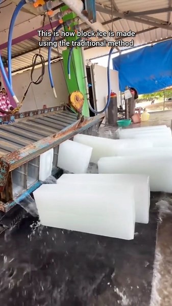 How traditional Block Ice Is Made🧊