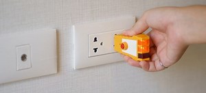 Hot and Ground Suddenly Reversed | DoItYourself.com