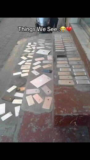 Iphone Tile 😭😹😹💔 #fypシ゚ #fyp #mrhint #IPHONE | Omphemetse Nalisa