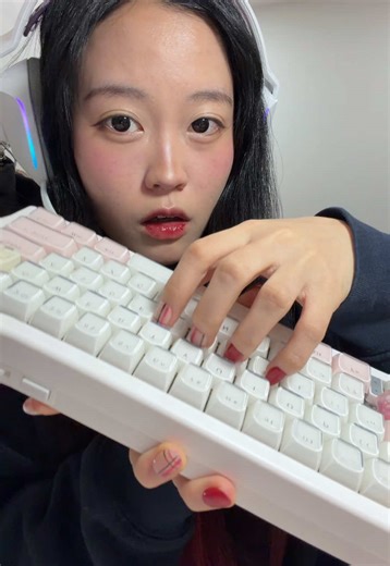 Nail ASMR & Keyboard Tips for Long Nails