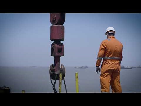 Siemens presents: The first 1,100 kV HVDC Transformer (full version)