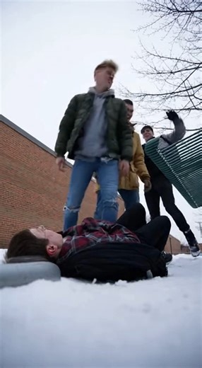 "They Beat Me Unconscious Behind the Bleachers Because They Thought I Was a Poor Scholarship Kid. They Didn’t Know My Father Was Watching From a Black SUV, and by Tomorrow Morning, Their Parents Would Be Begging for Mercy on Their Knees. Chapter 1: The Prince of Silence My father, Lorenzo Moretti, gave me a piece of advice on my fourteenth birthday that I have carried with me like a loaded weapon ever since. We were sitting on the terrace of our penthouse, overlooking the glittering grid of Chic