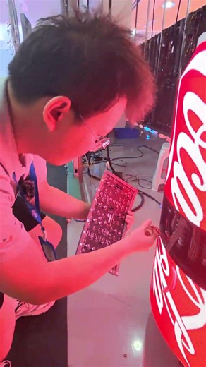 I'll treat you to a lemon soda.#eagerled #leddisplay #ledscreen