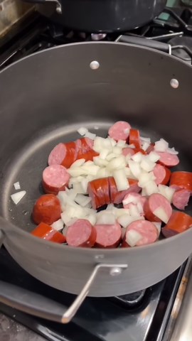 Easy One-Pot Dishes with Kielbasa – Quick, Hearty, and Full of Flavor