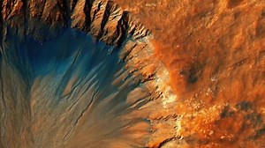 13K views · 107 reactions | Mars effectue sa rotation en 24h, elle a des saisons et des calottes polaires glaciaires. La Planète Rouge est pourtant plus hostile à la vie que n'importe quel endroit sur Terre. | National Geographic | Facebook