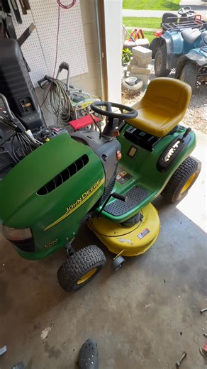 John Deere L100 for $150! Diagnosing elecrical issues! Lets fix it!! #smallengine #smallenginerepair #diy #sidehustle #smallenginesidehustle #mower #lawnmower #lawnmowerflip #mowerflip #youtubemechanic #tiktokmechanic #smallenginefix | Small Engine Repair